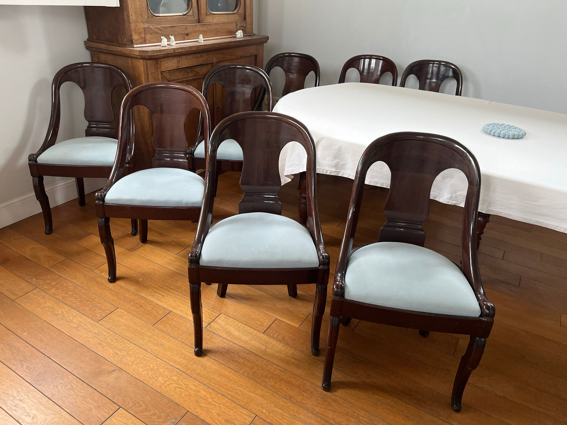8 solid mahogany chairs