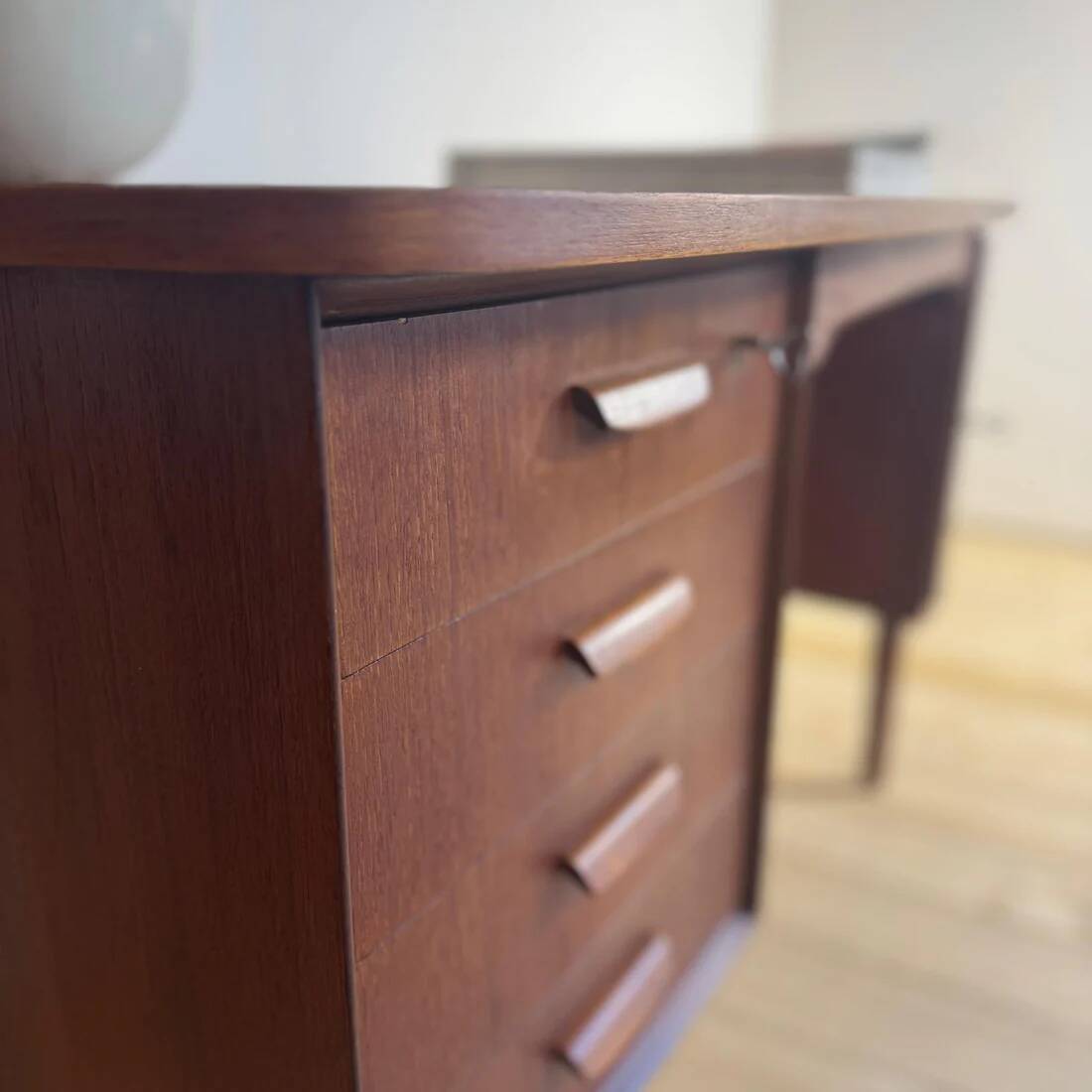 Vintage teak desk by H.P. Hansen – Mid-century elegance for refined interiors