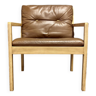 Fauteuil en cuir design scandinave Bernt Petersen 1960