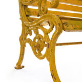 Banc en bois et fonte à patine jaune
