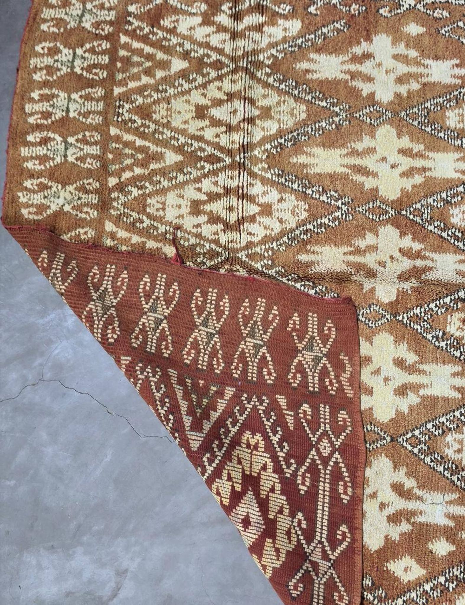 Vintage Moroccan Berber Rug - 295 x 180 cm