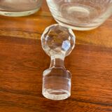 Lot 5 carafes en verre gravé