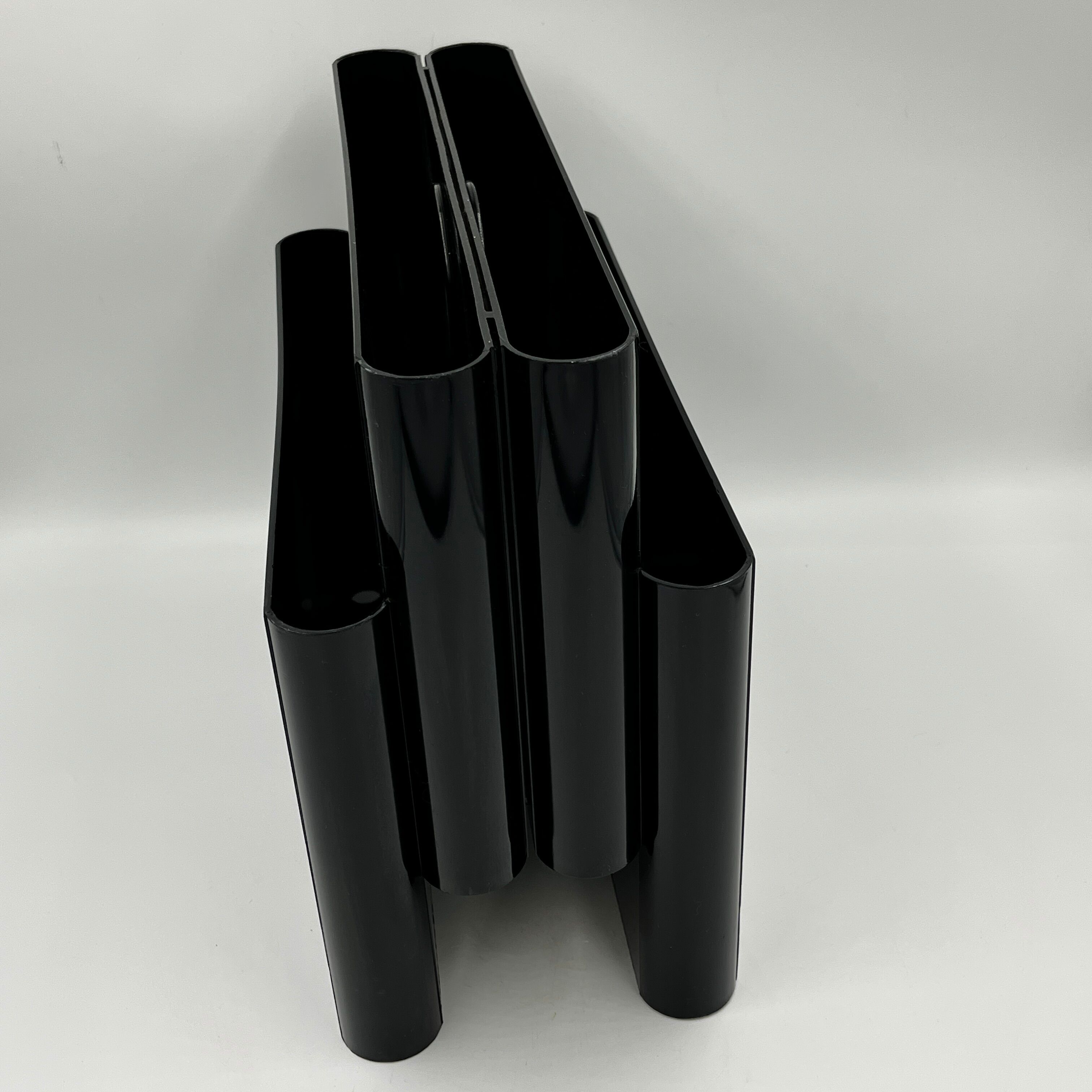 Kartell magazine holder model 4676 by Giotto Stoppino