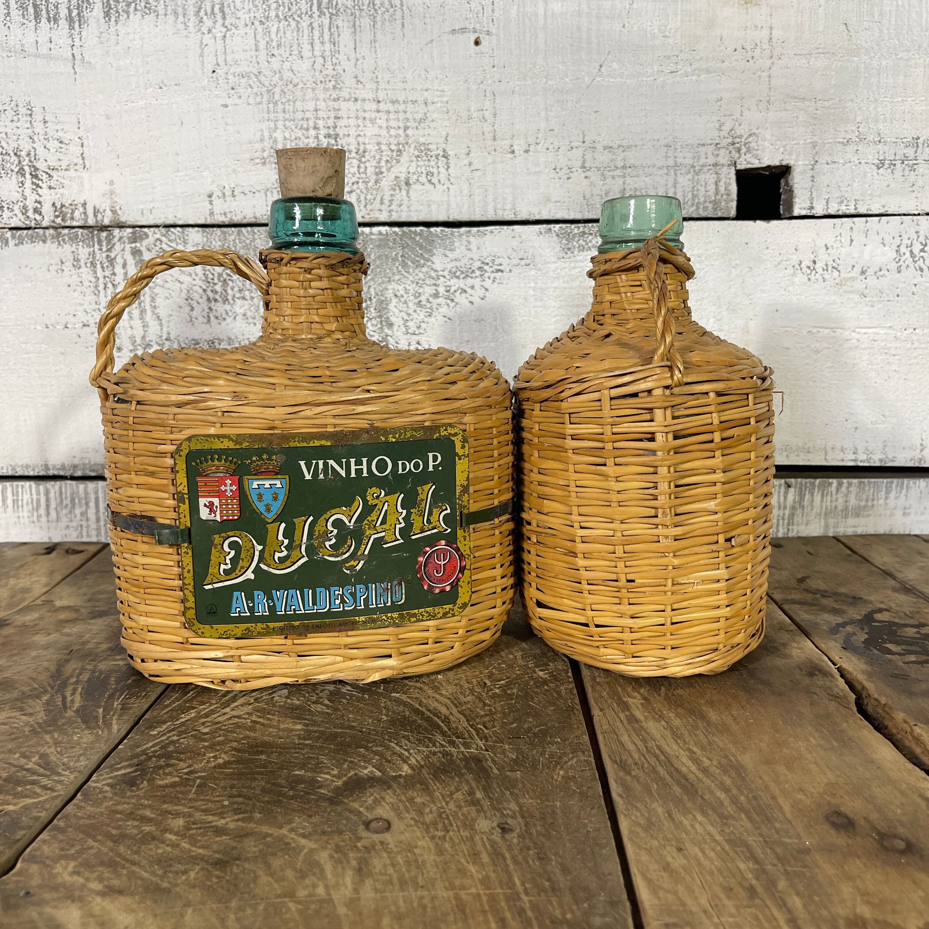 Lot 2 vintage bottles