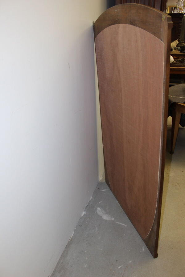 Miroir art nouveau en noyer à décor de feuilles de houx vers 1900 105x171cm