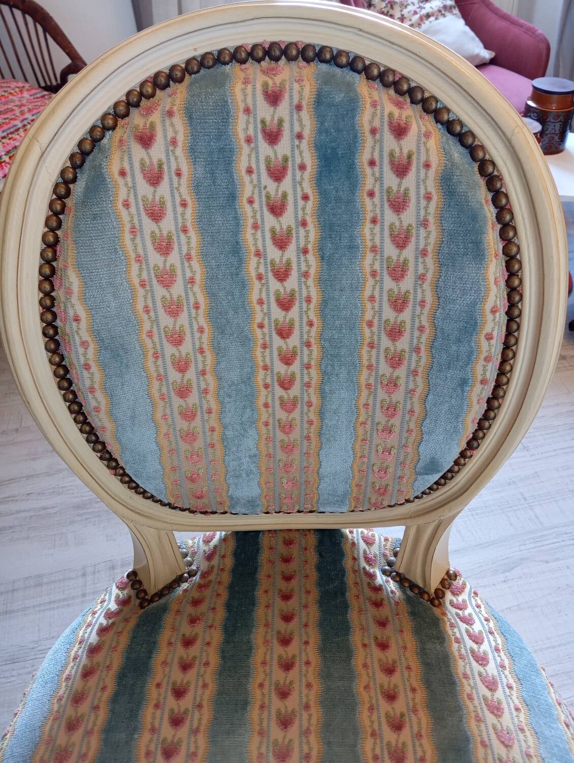 Chaise style Louis XVI