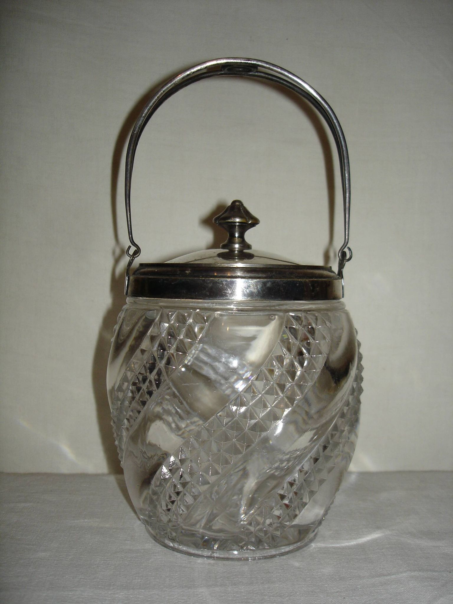 Baccarat serpentine seau a biscuit cristal