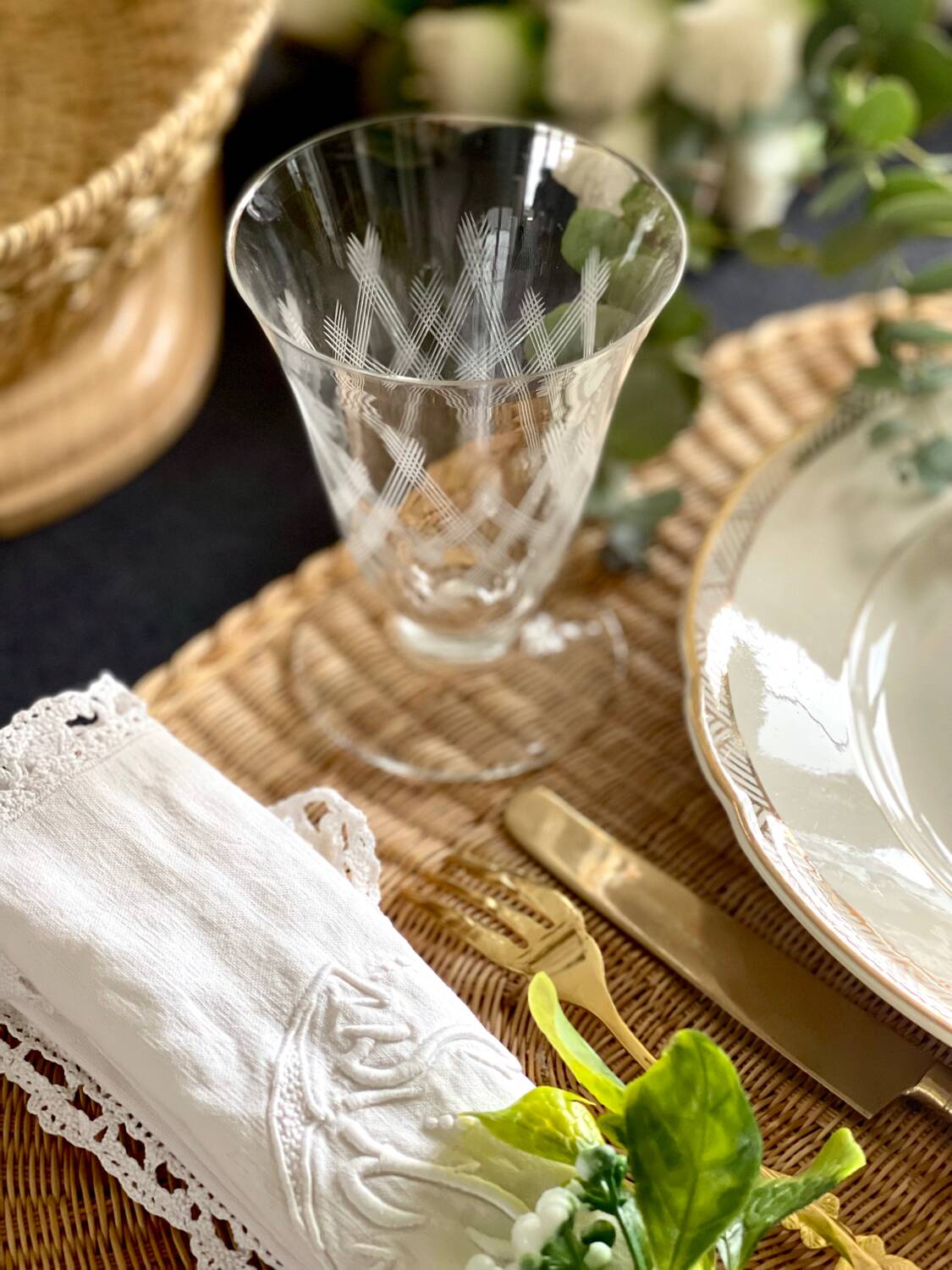 6 engraved wine glasses.