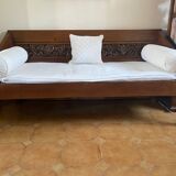 Indonesian low-sided bench
