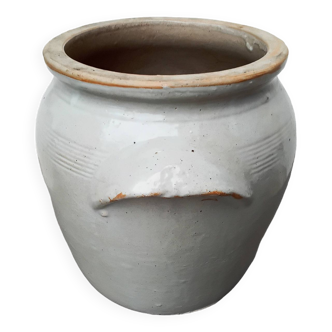 Beige enameled stoneware pot