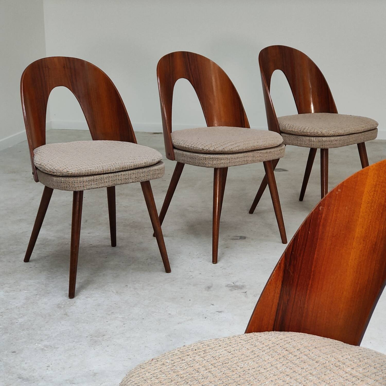 Set of 4 chairs by Antonin Suman for Tatra Nabytok 1960