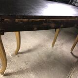 Console de style Louis XV en bois sculpté à dessus bois noir ciré