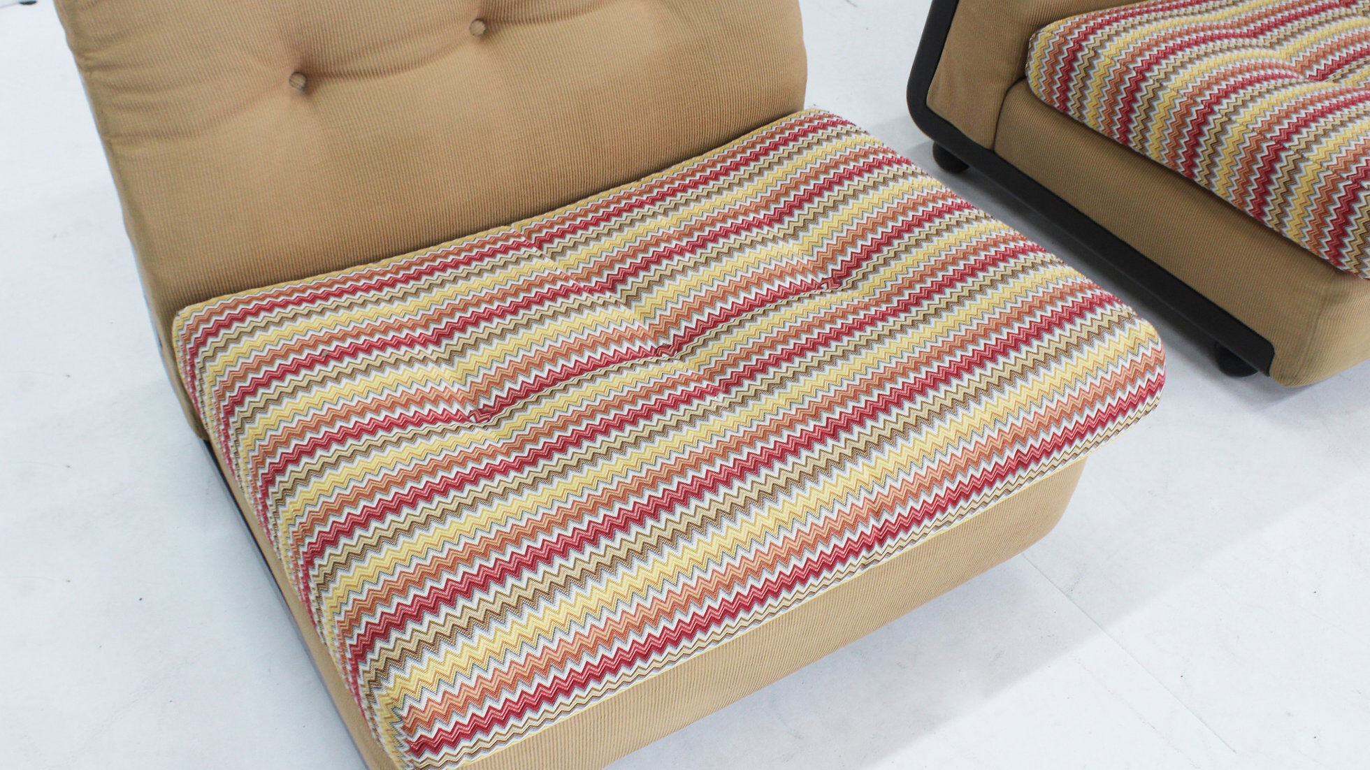 Set of vintage Amanta lounge chairs by Mario Bellini for C&B Italia