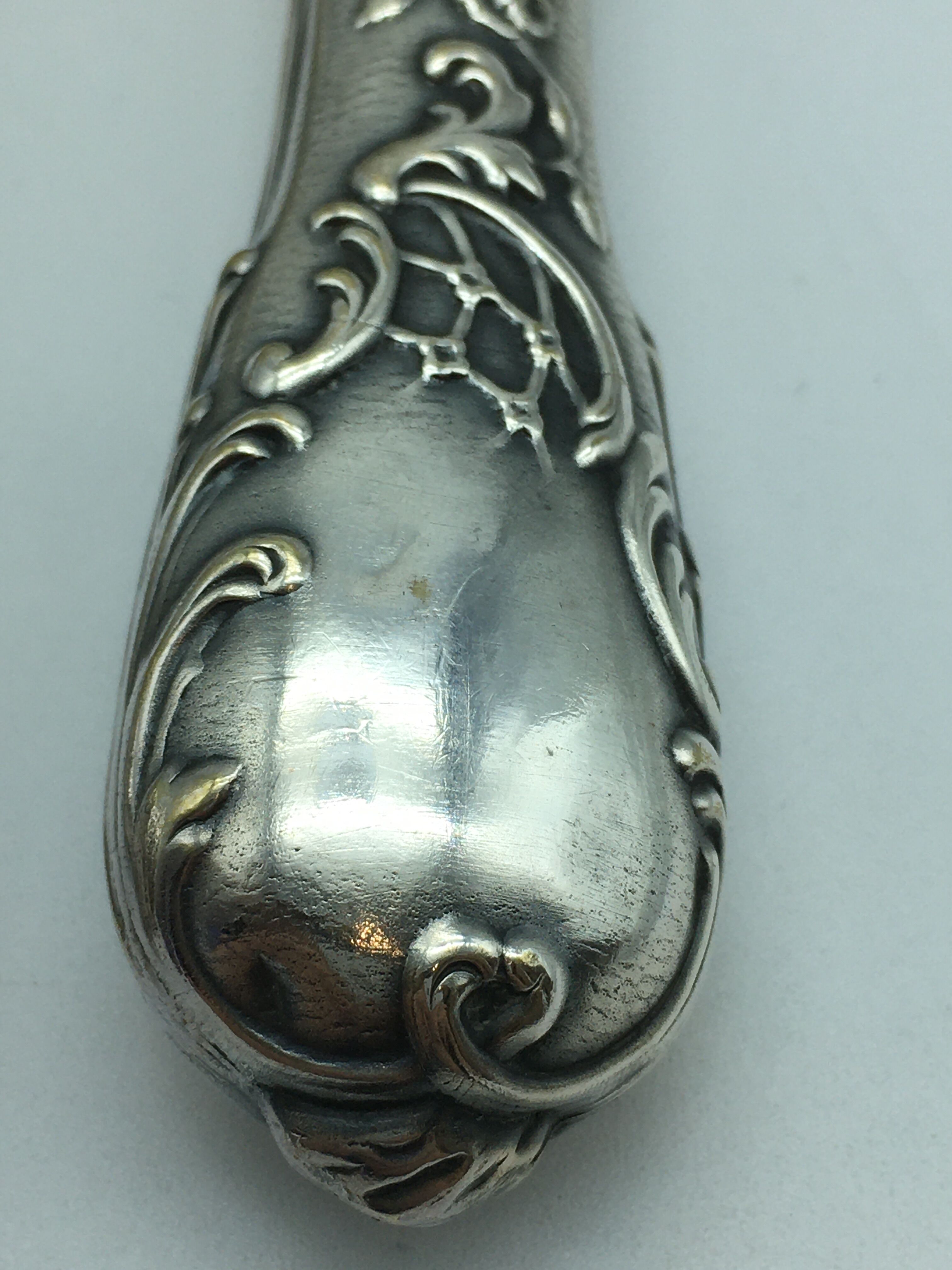 Box of cutlery with leg / roast silver filled.