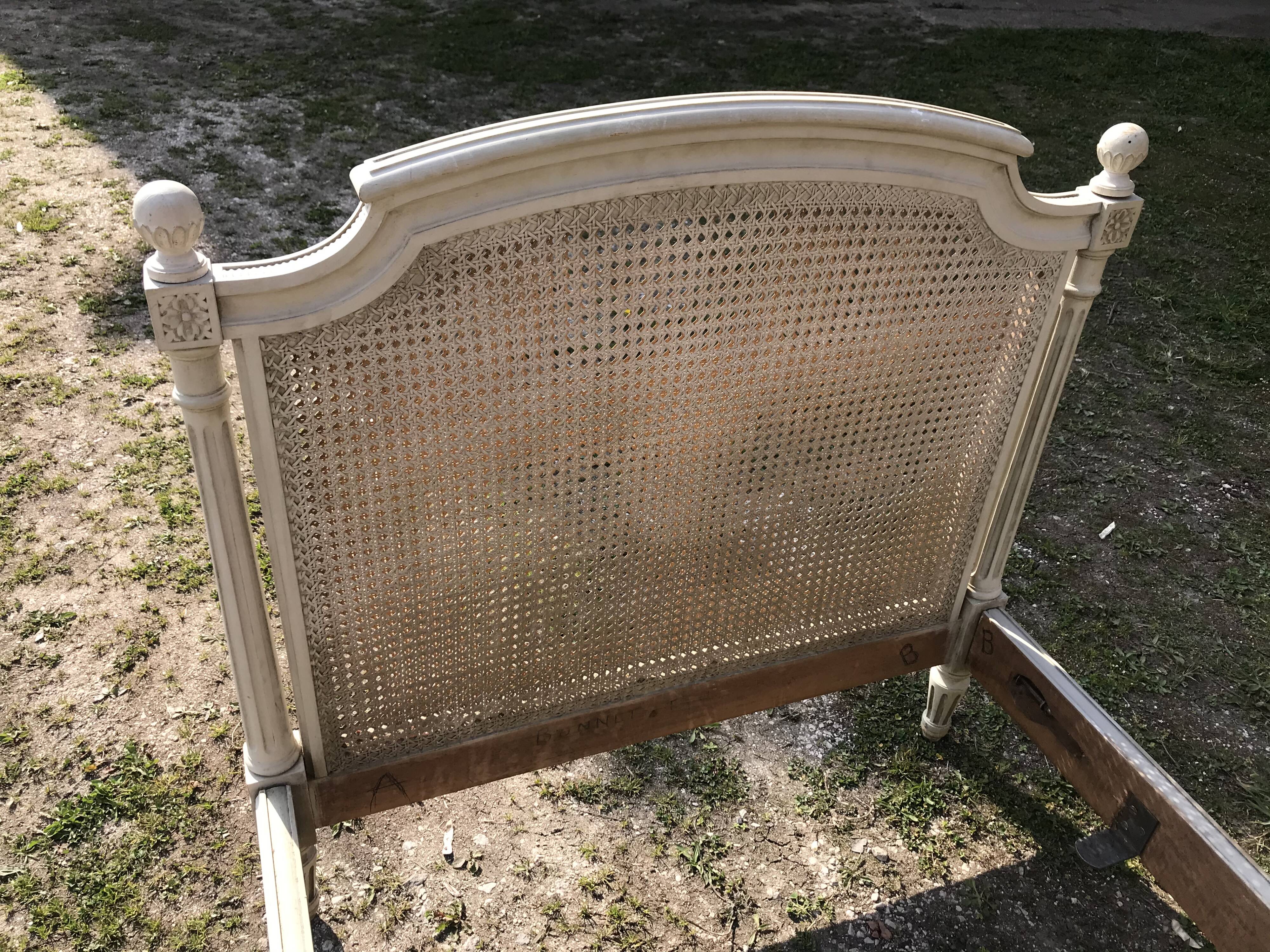 Bed louis XVI caning