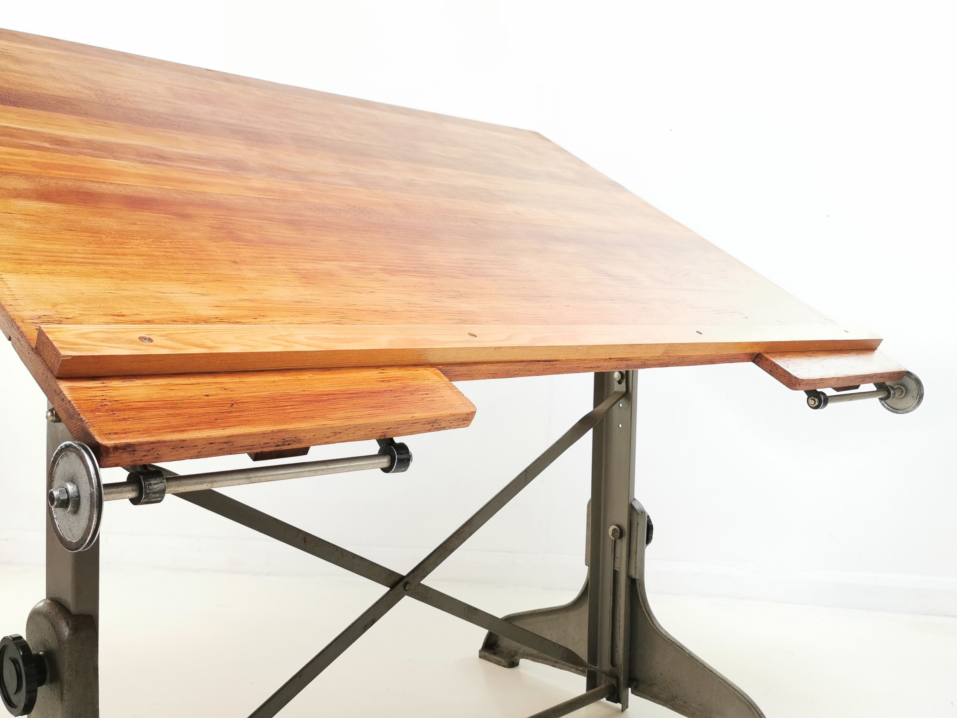 Oak draughtsmans desk  an en masons & son ltd "practical" large draughtsman's table/drawing board th