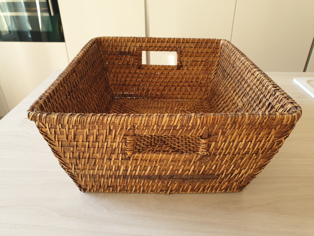 Wicker pans
