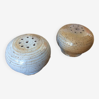 Stoneware salt and pepper shaker