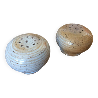 Stoneware salt and pepper shaker