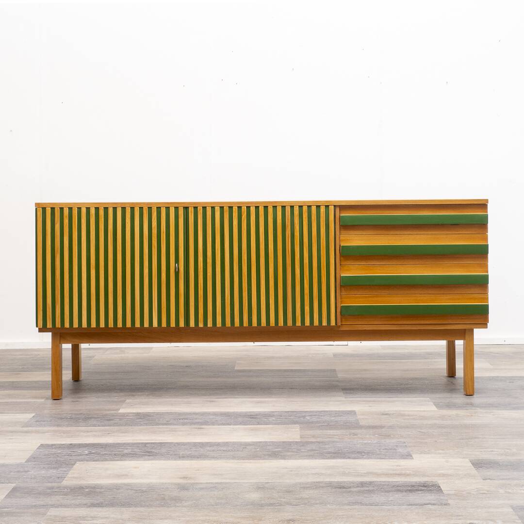 Enfilade des années 60 design scandinave,portes à rainures verte