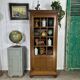 Vitrine parisienne en bois