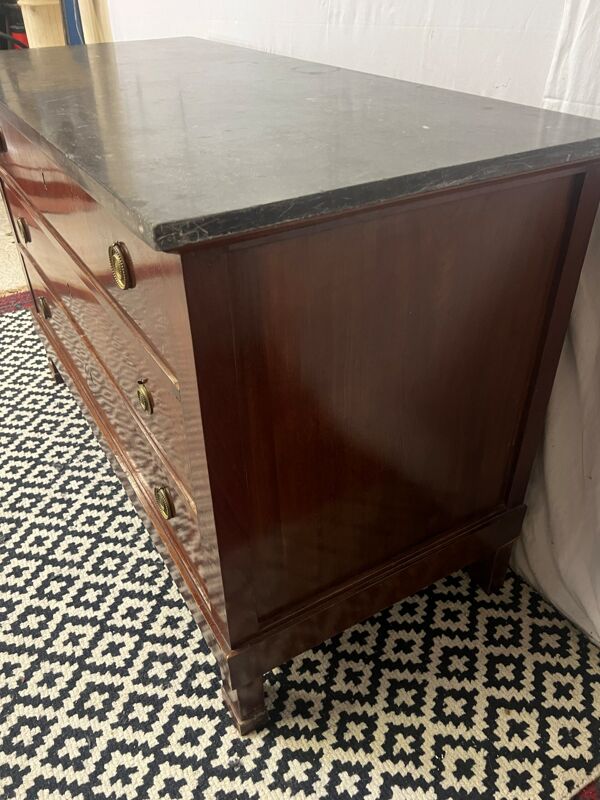Commode Empire, époque début du XIXe siècle en bois de placage acajou