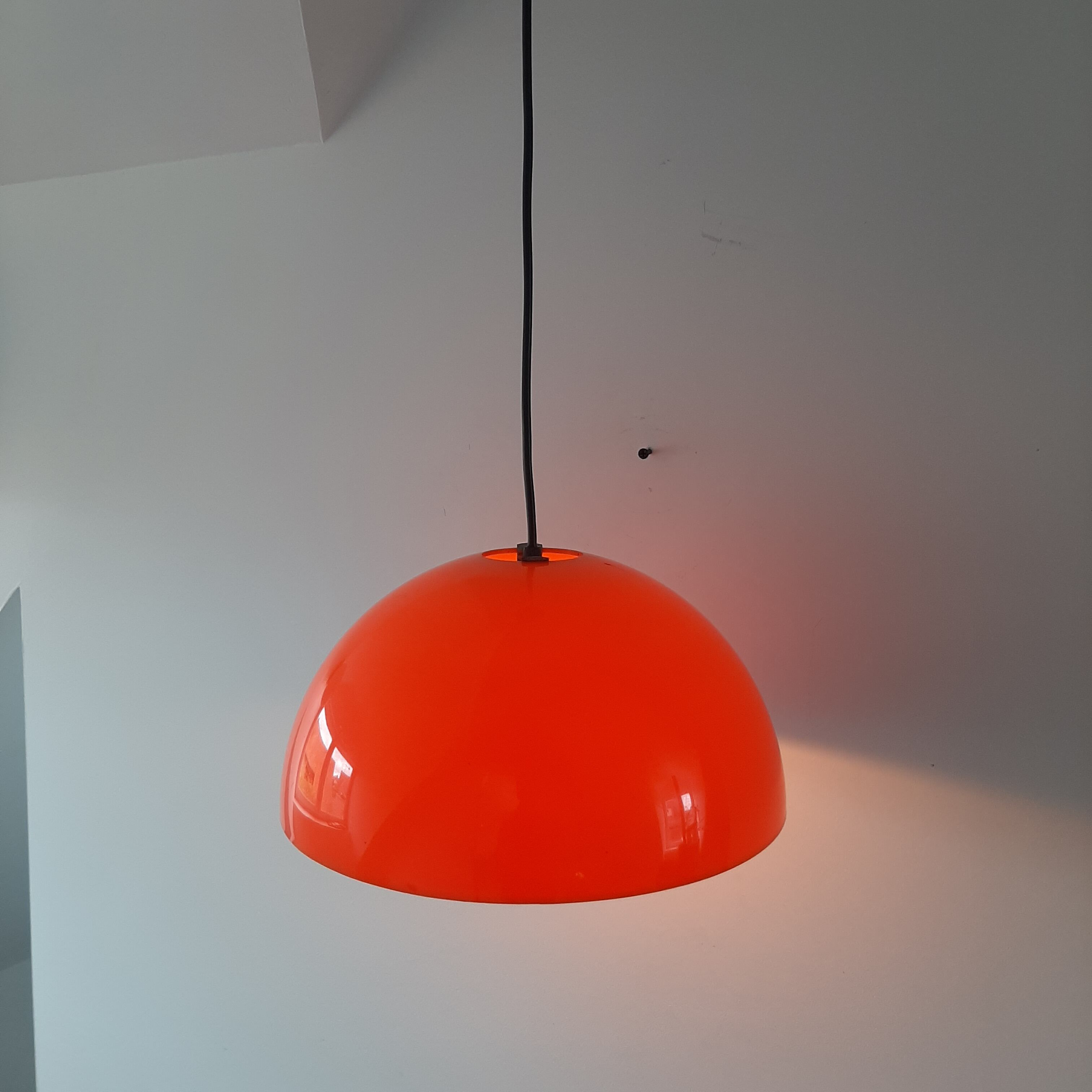 Suspension orange années 60