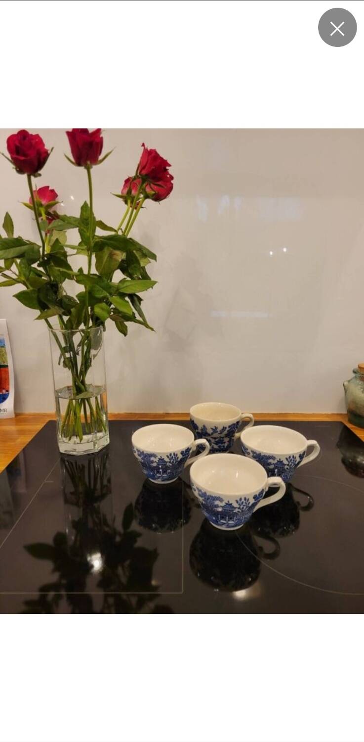 4 English porcelain cups