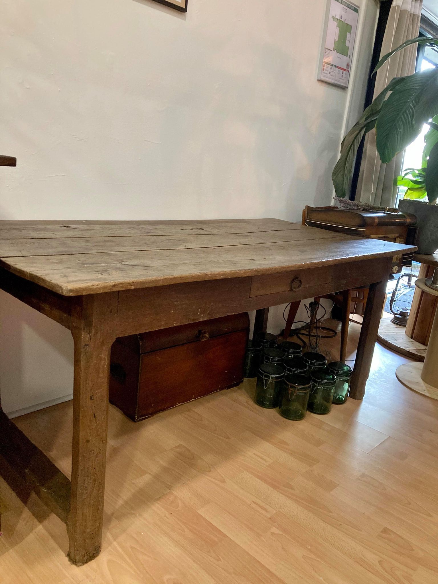 Farm table