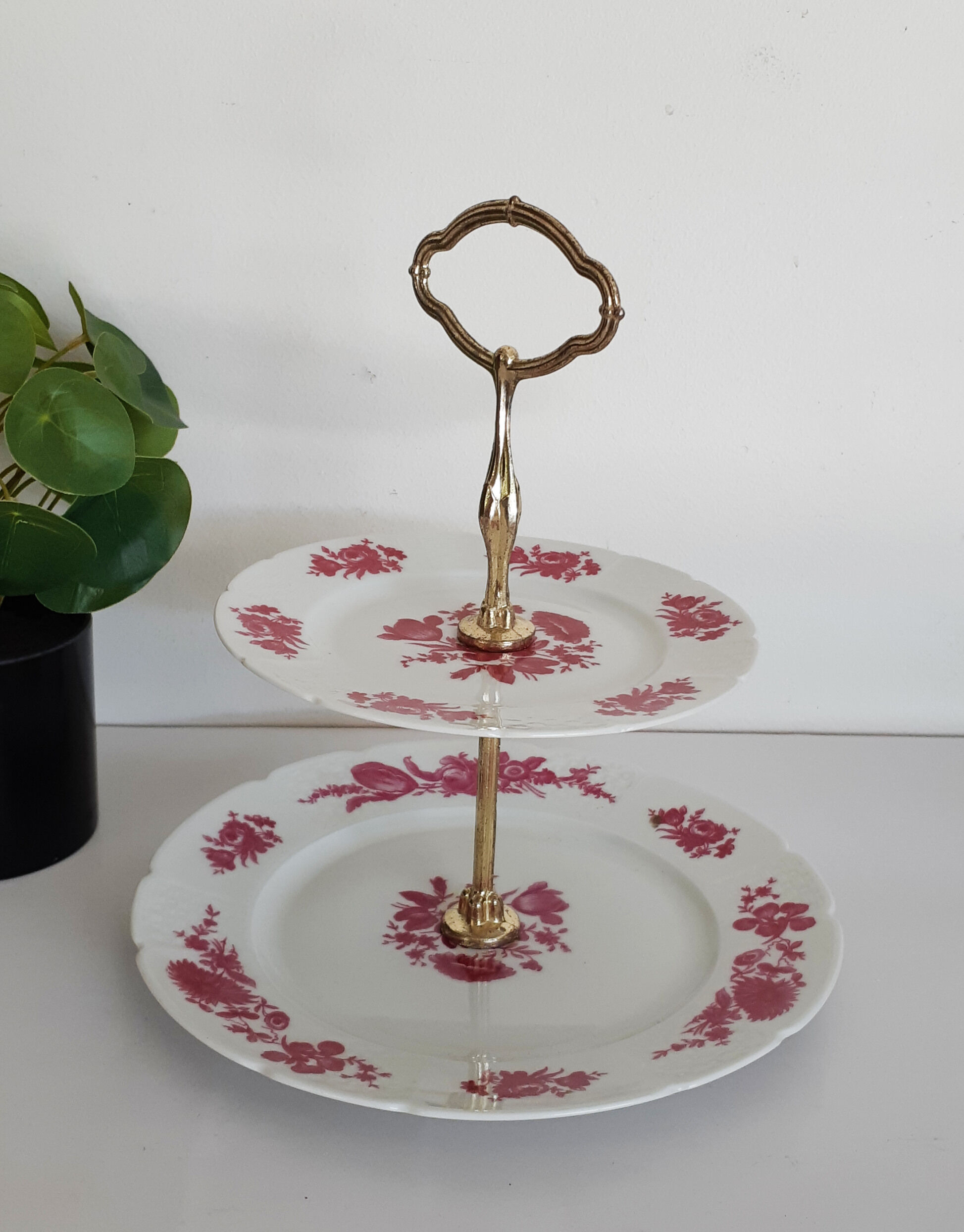 Presentation dish for cakes, in Limoges porcelain