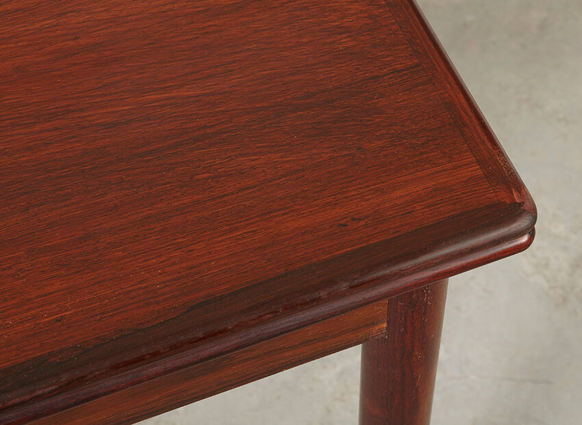 Extensible in the 1960s rosewood dining table.