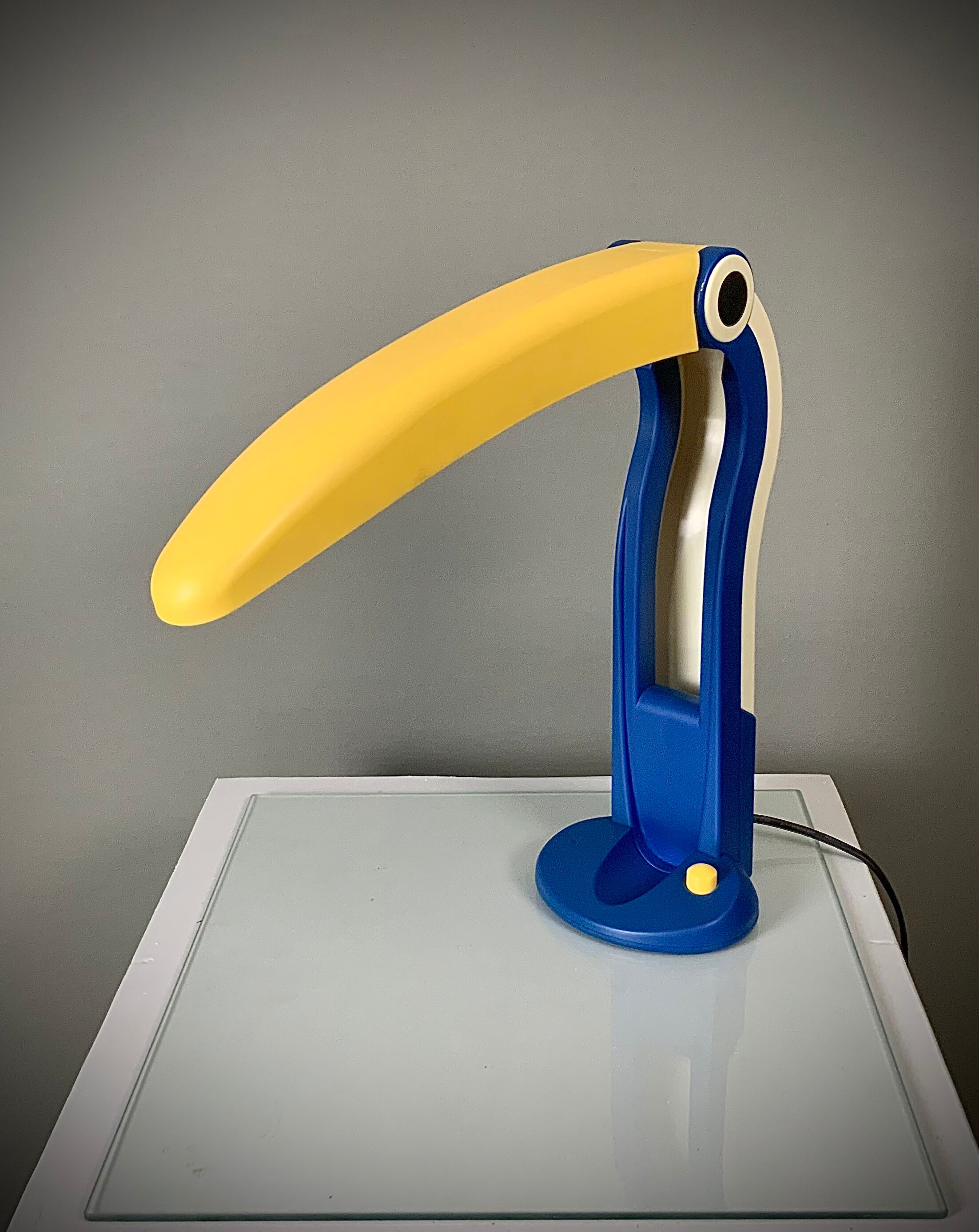 Toucan lamp