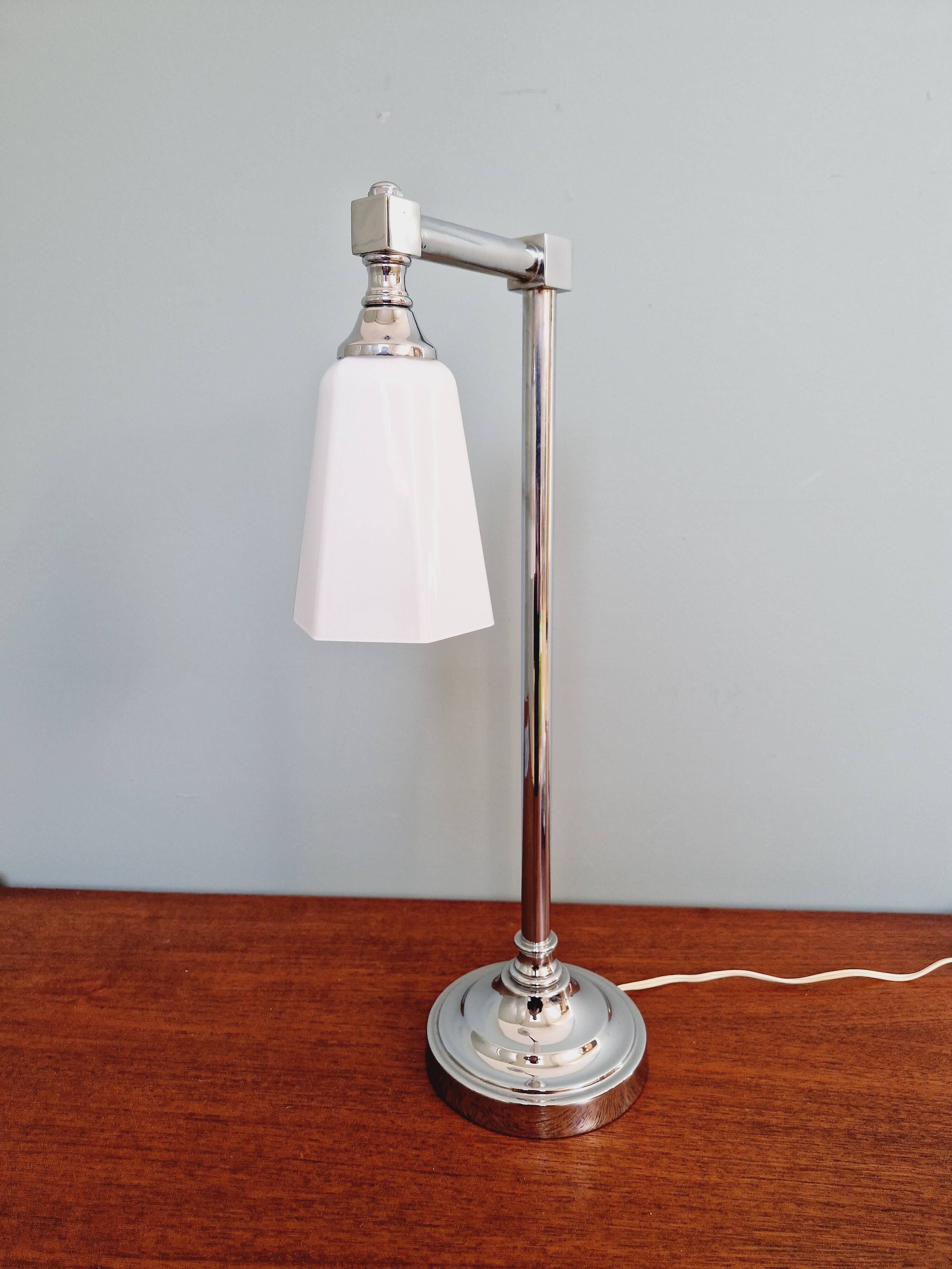 Desk lamp in chrome metal and white opaline