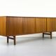 Buffet danois en teck par Henning Kjaernulf pour Bruno Hansen, années 1960