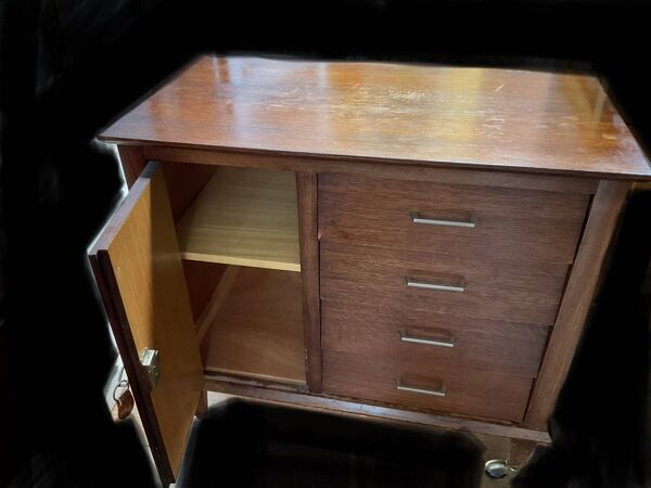 Commode vintage sur roulettes années 60/79