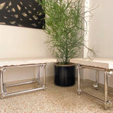 Table basse en baguette chromée
