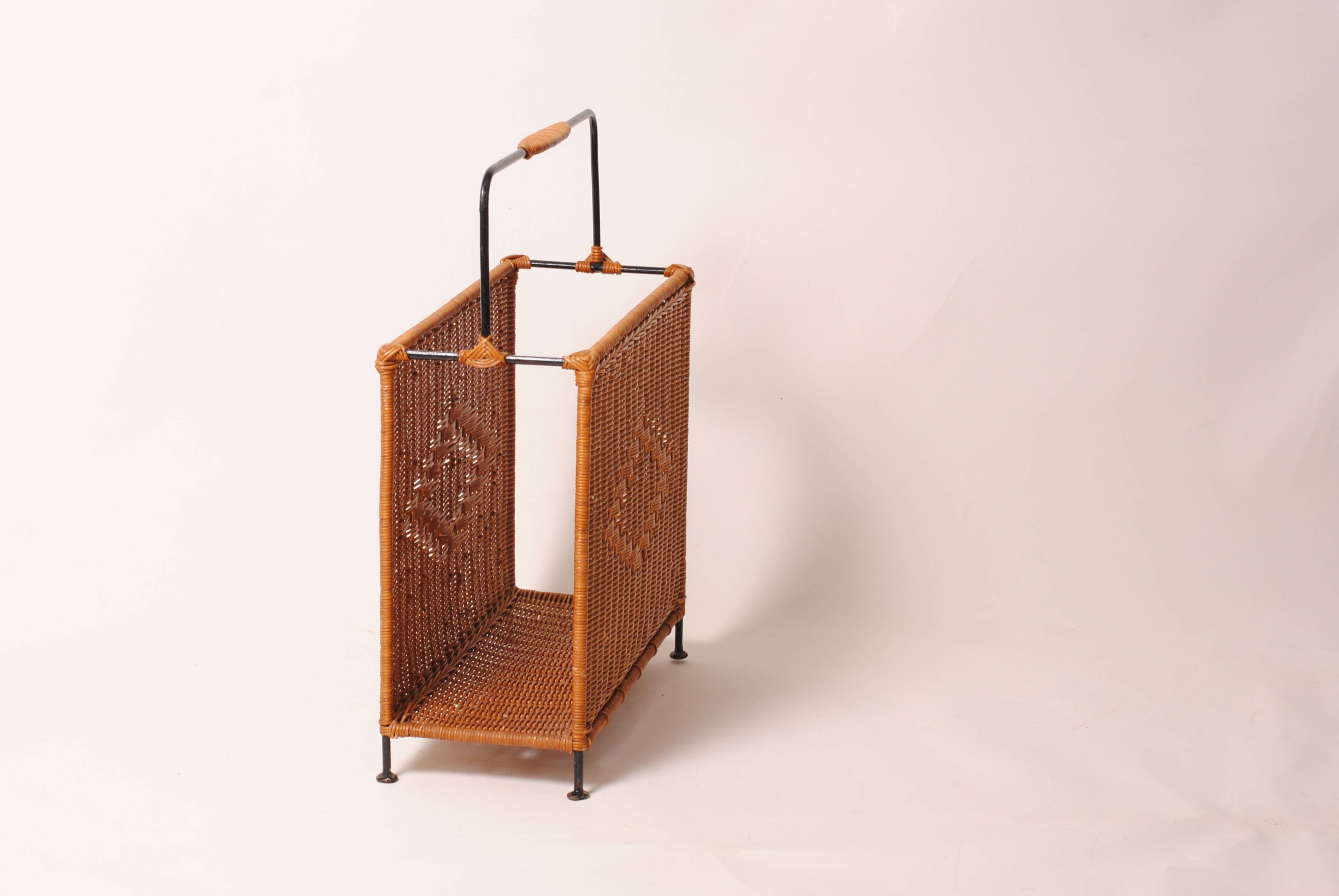 Magazine holder
