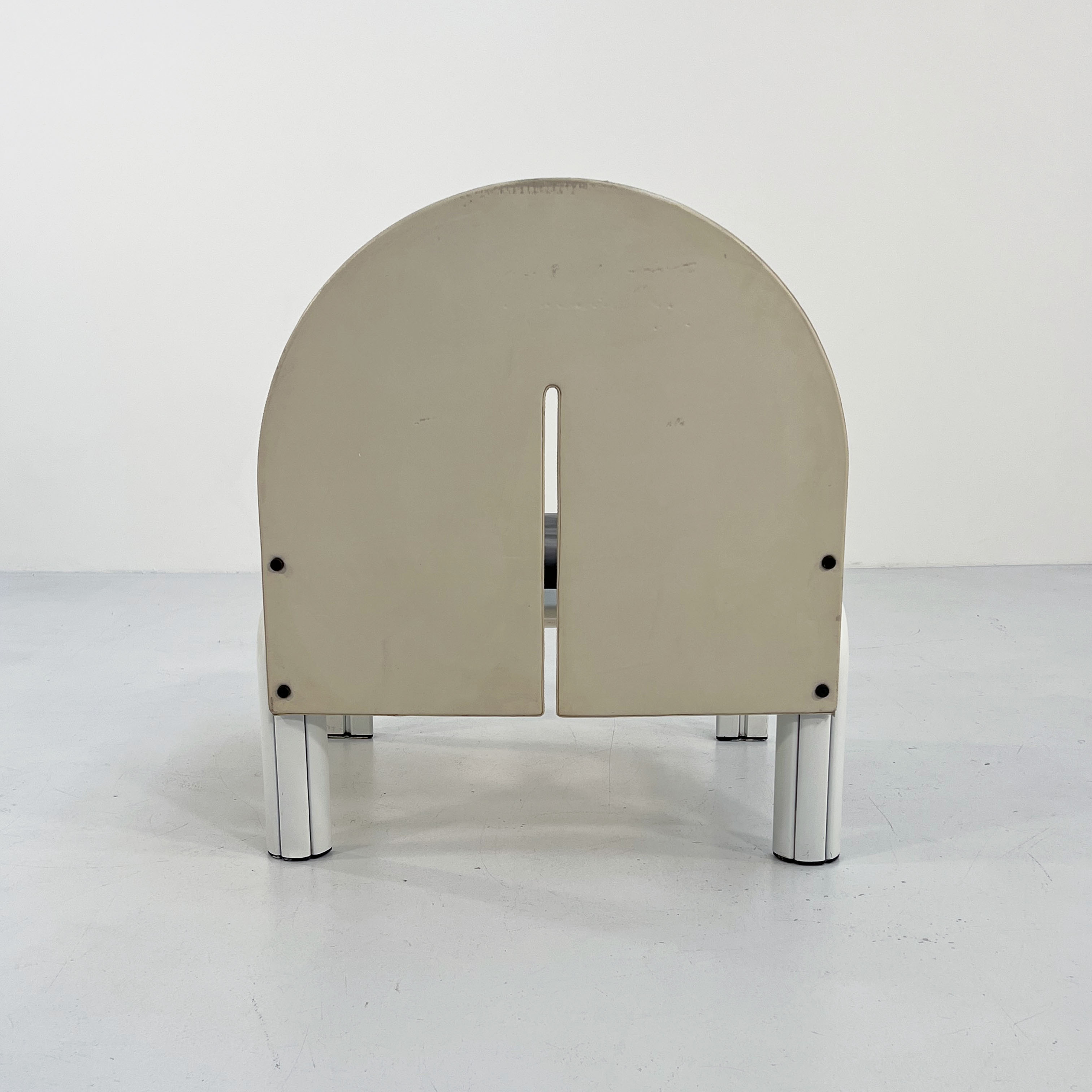 Black and beige armchair "54 L" by Gae Aulenti for Knoll 1970