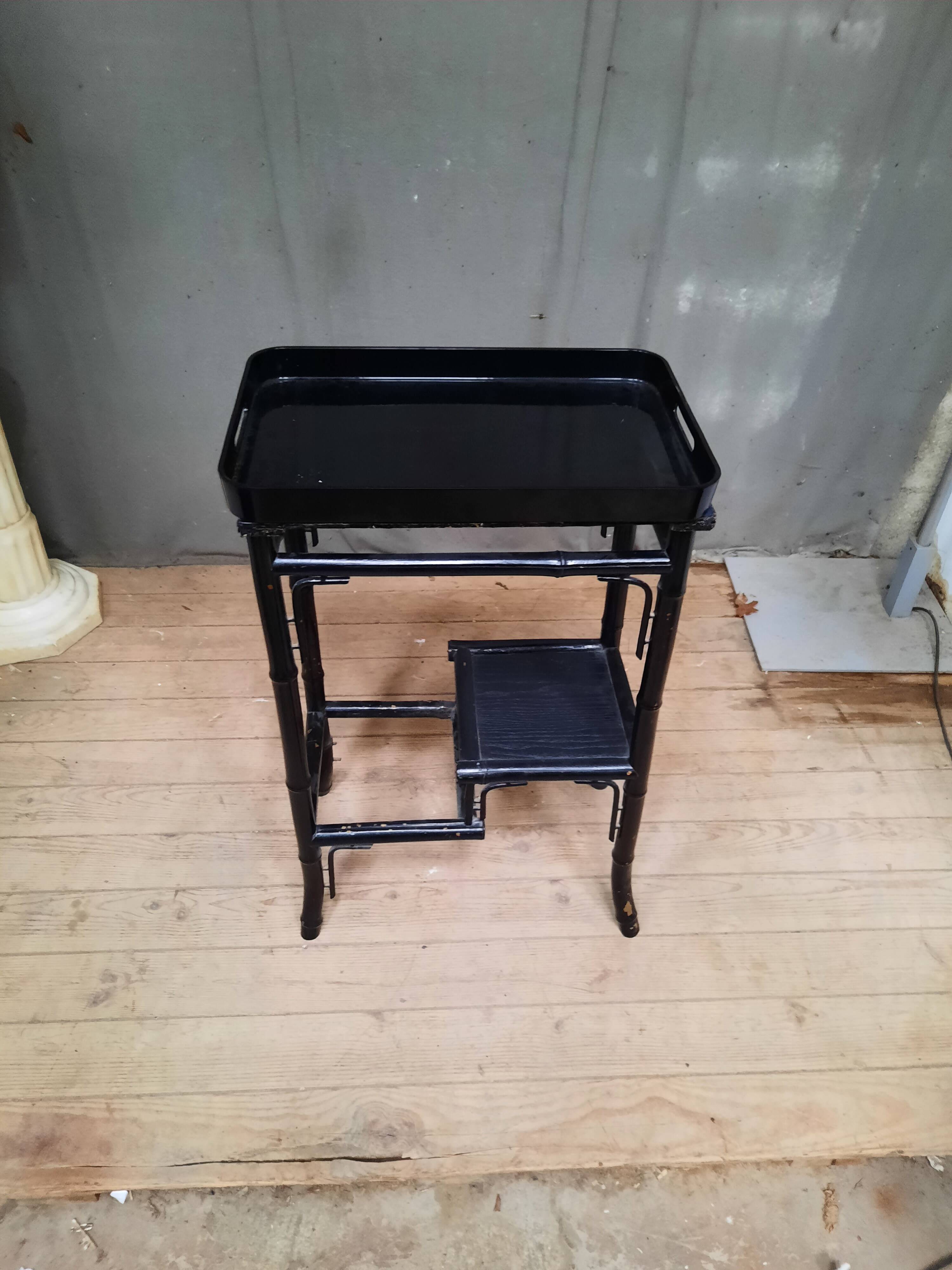 Far Eastern tray table