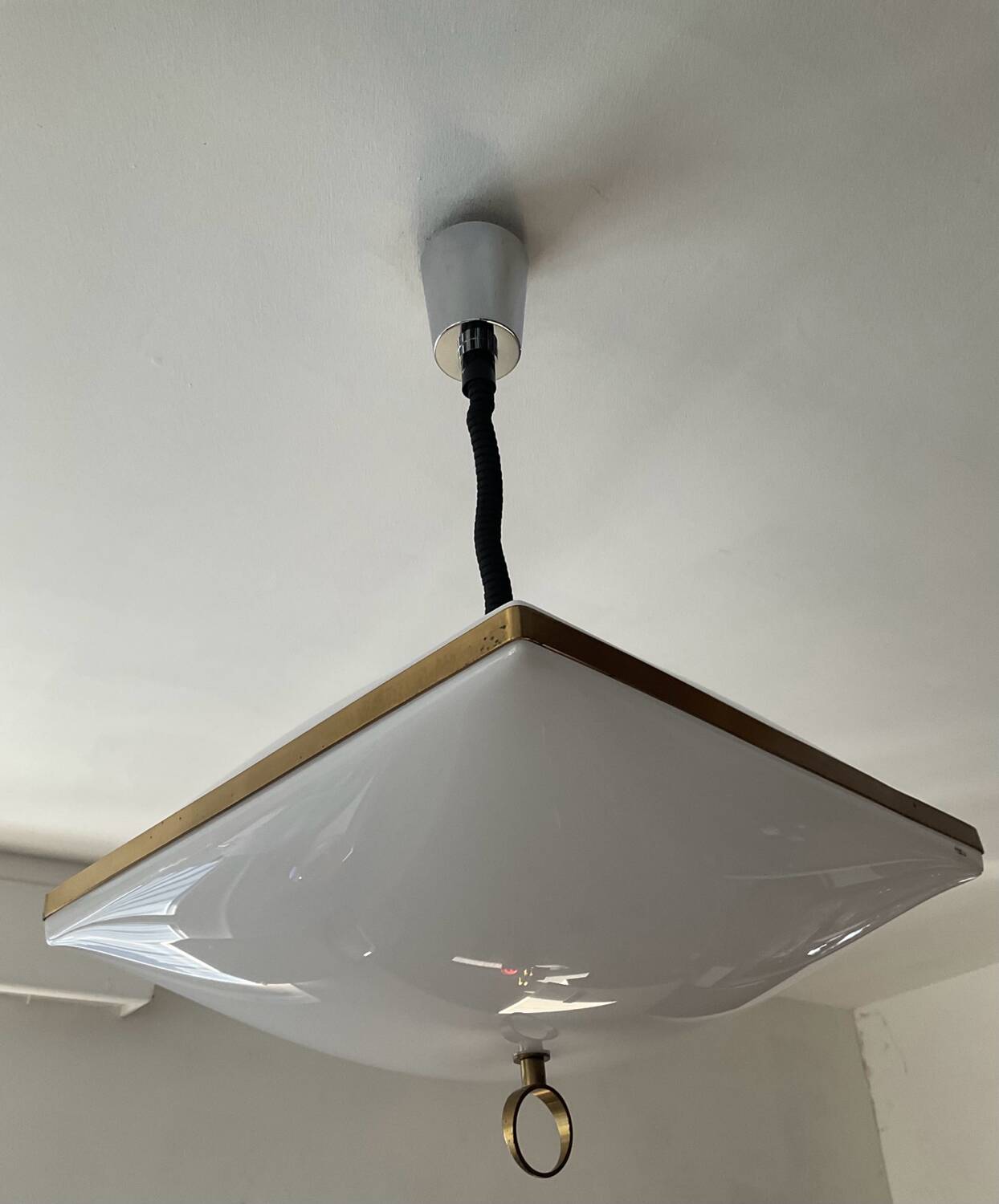 Suspension by Stilux rises and falls from the 60s-70s
