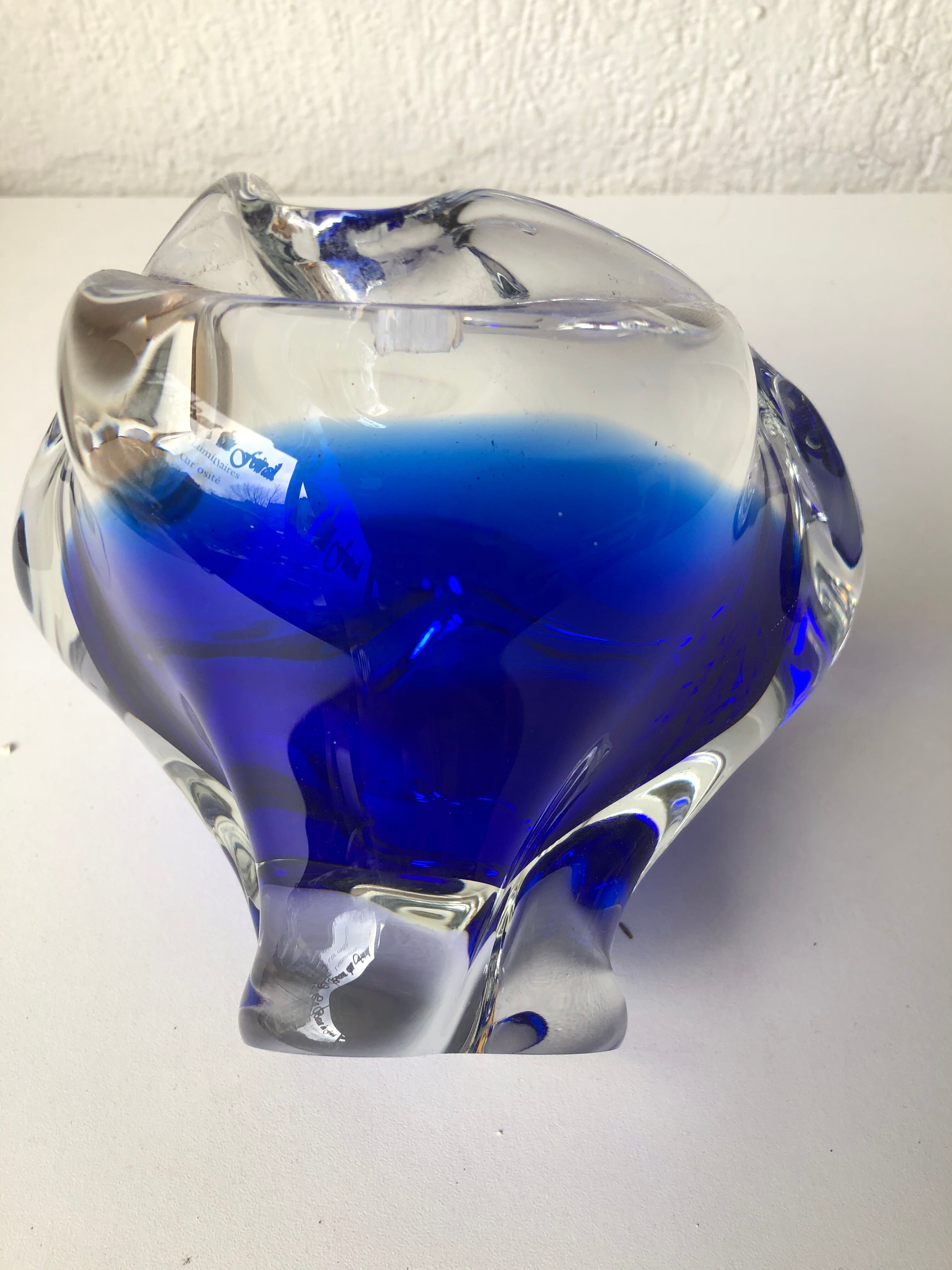 Empty pocket that can be used as a murano-lined glass ashtray