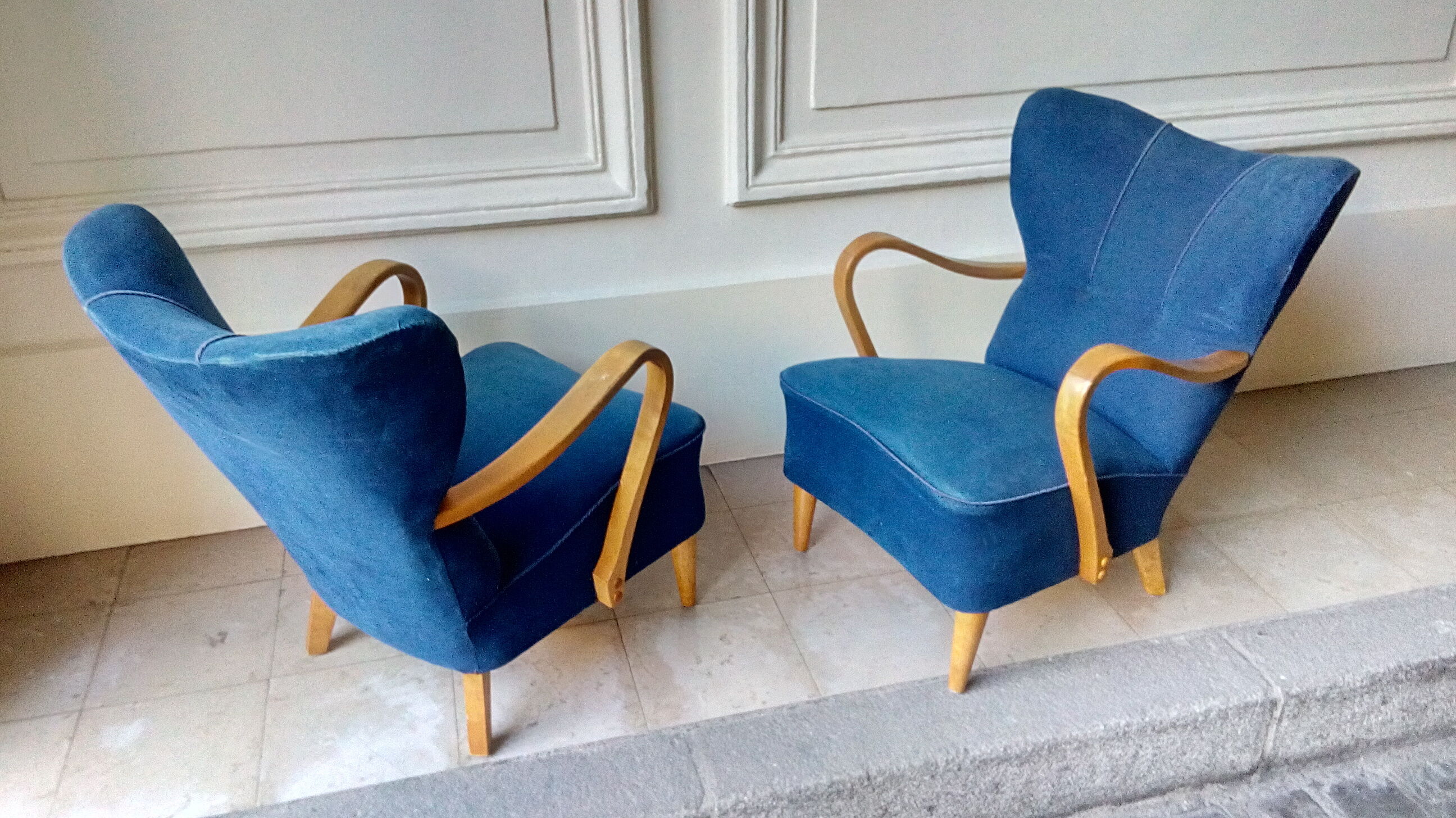 Pair of wing chairs flesh Scandinavian Danish 50s 60s blue