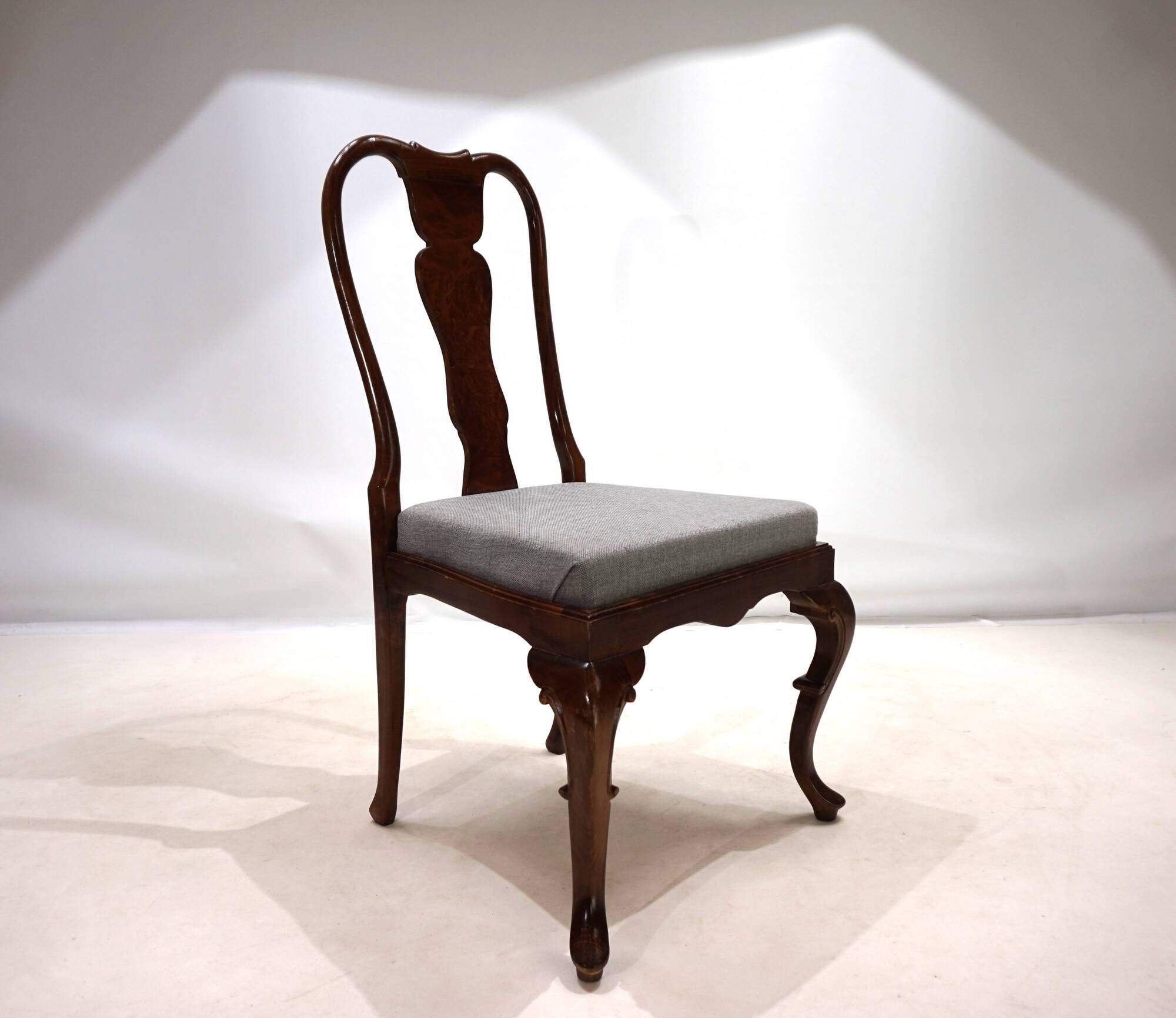 Lot de 5 chaises de salle à manger en acajou de style Reine Anne, 1920