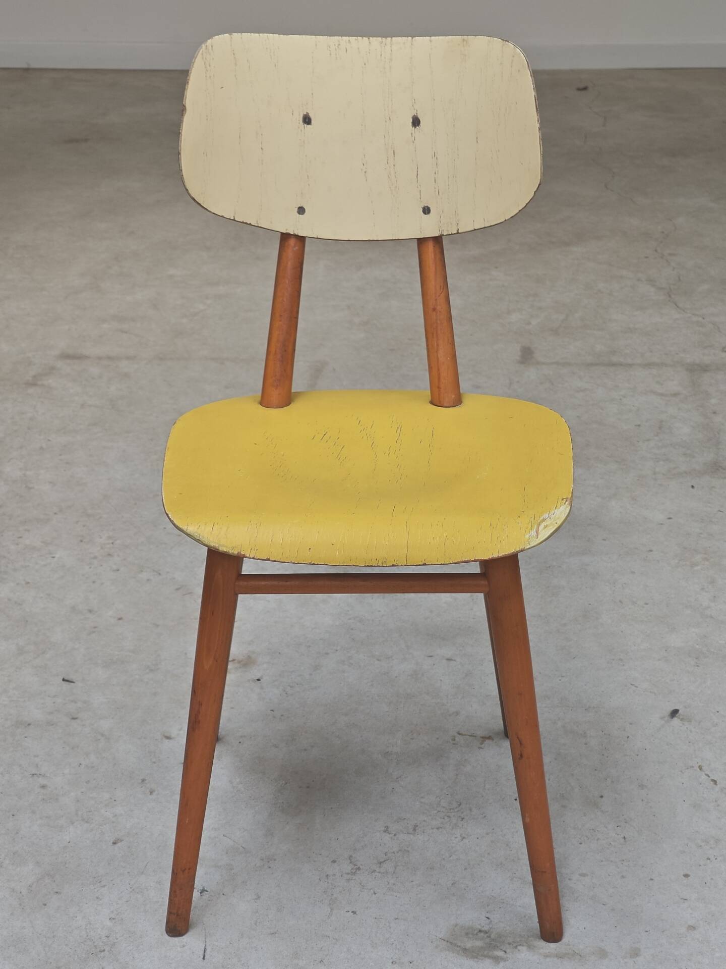 Yellow wooden chair TON Bystrice (Thonet) 1970