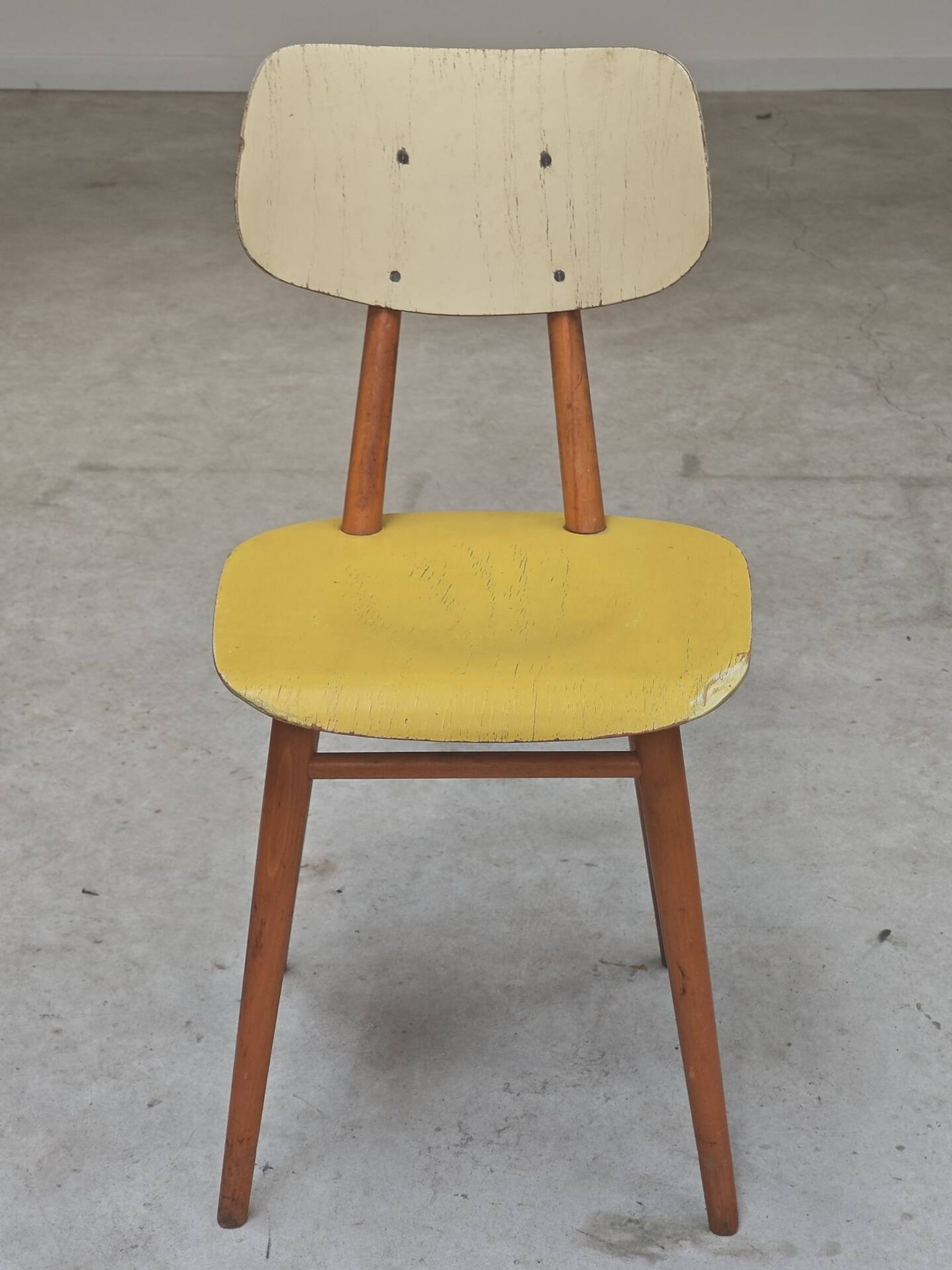 Yellow wooden chair TON Bystrice (Thonet) 1970