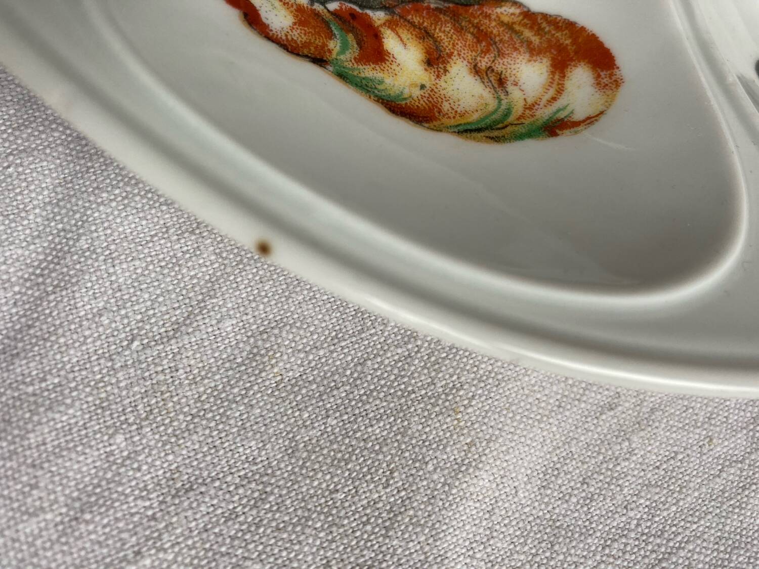 Porcelain oyster plates