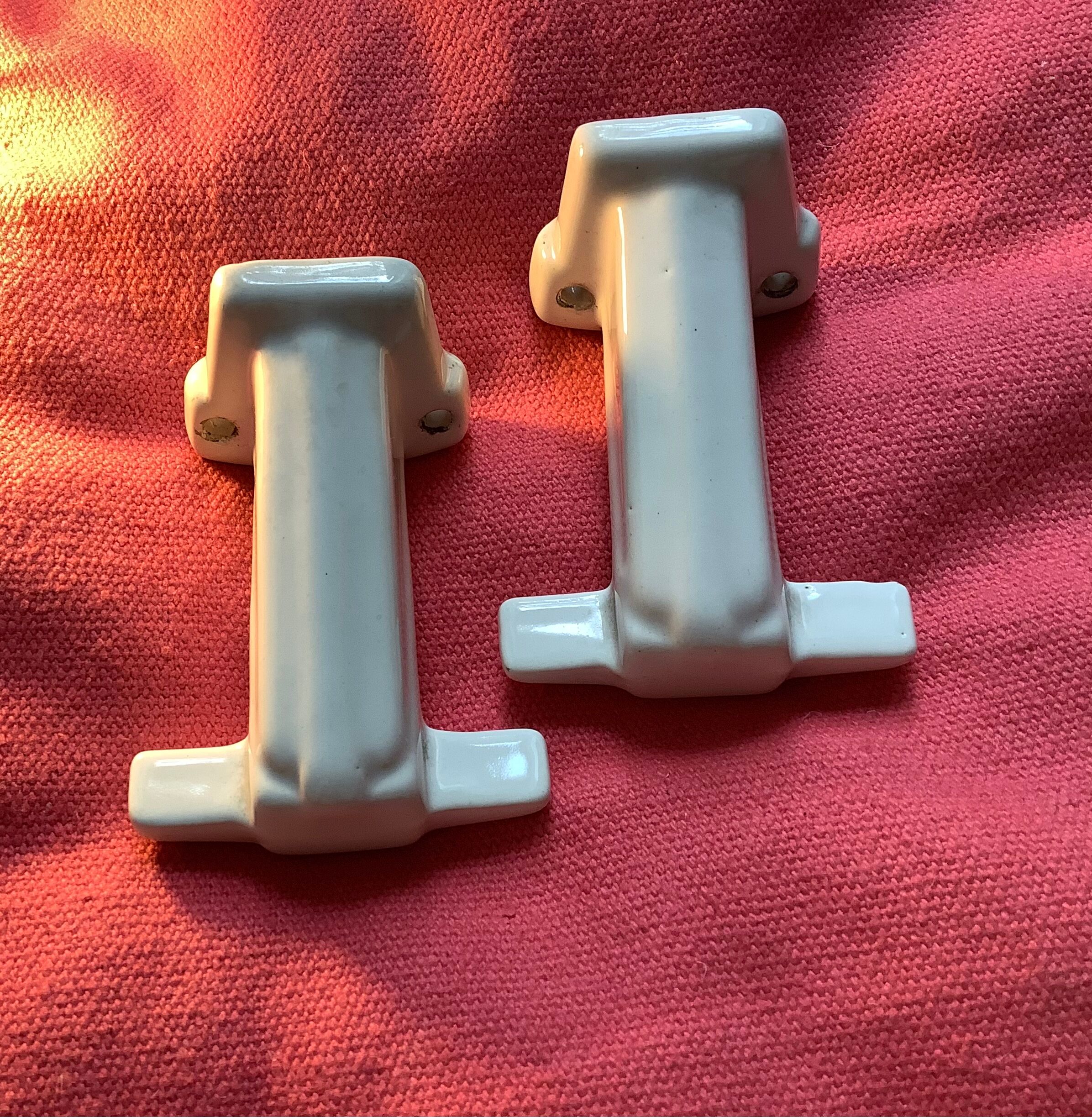 Set of 2 hooks in white porcelain Art Deco 30/40