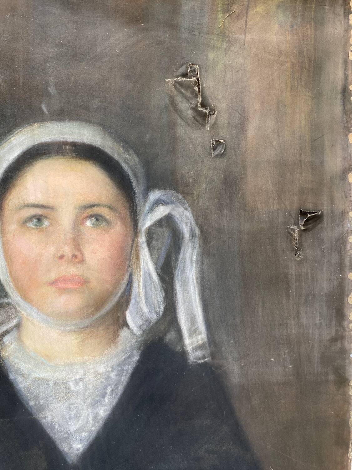 Painting young girl praying
