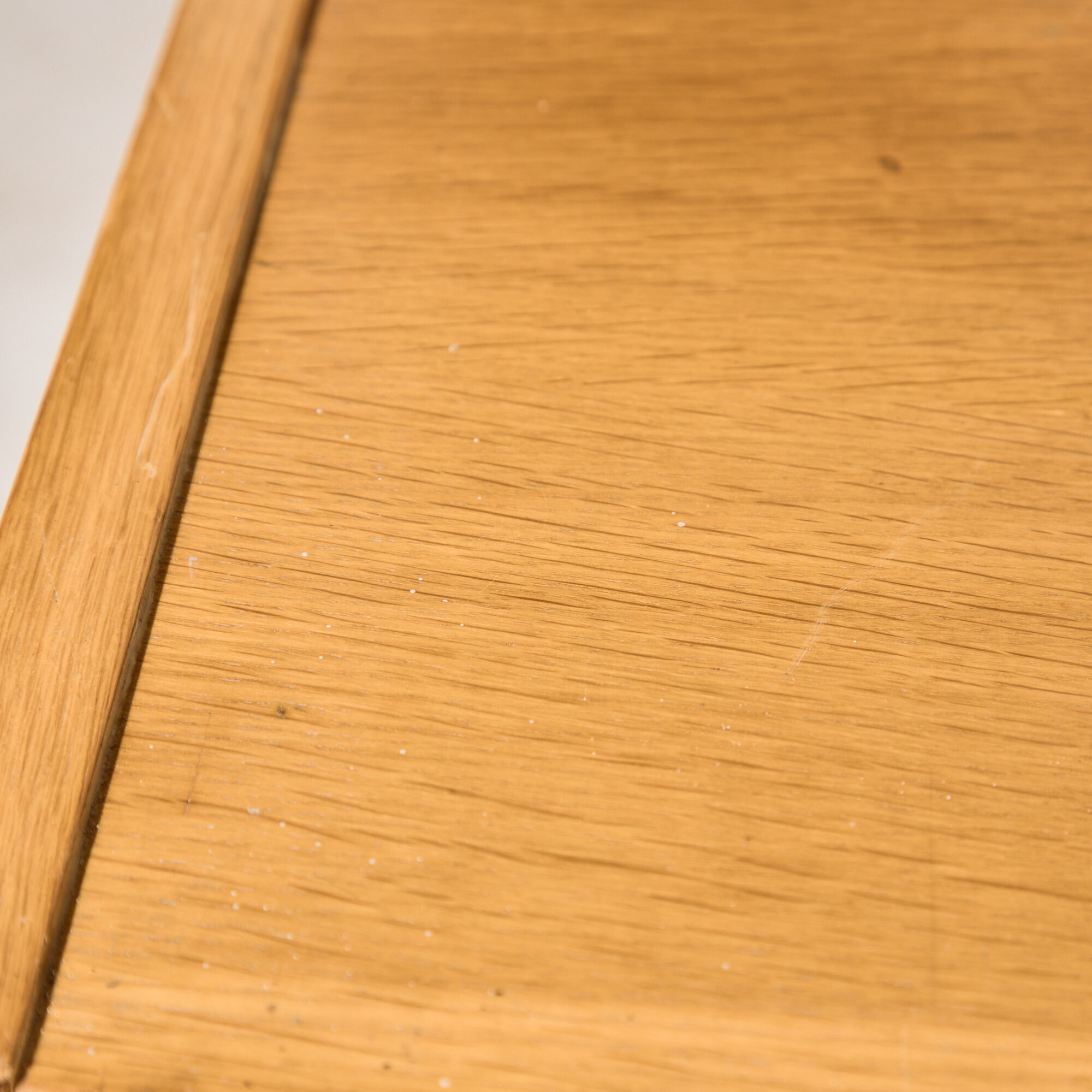 Oak chest of drawers with four drawers