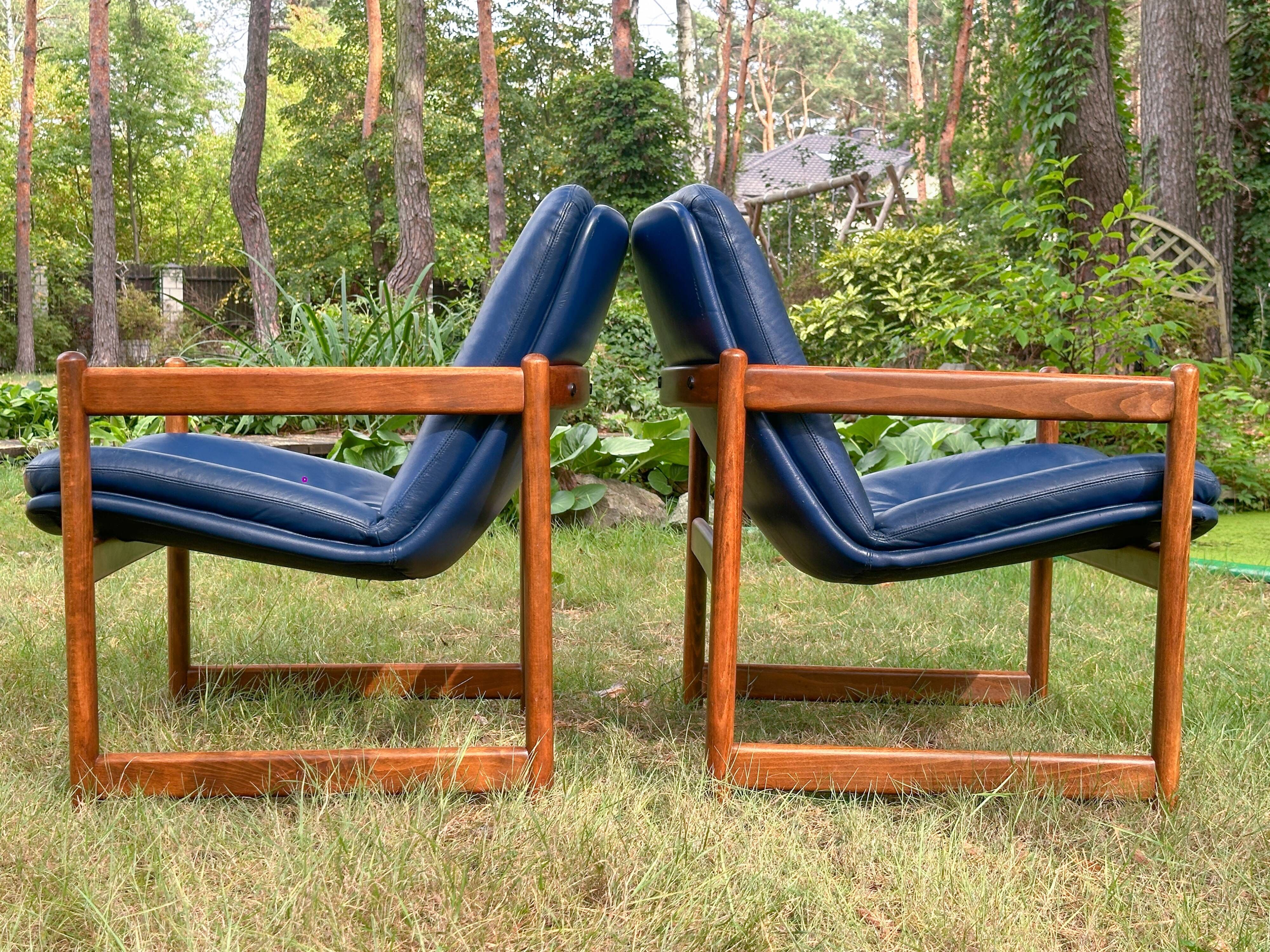 A pair of Bauchaus armchairs by Fredrik Kayser for Vatne Møbler, Norway, 1960s.